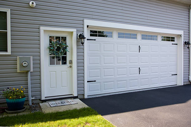 24/7 Emergency Garage Door Panel Replacement experts in Porterville, CA